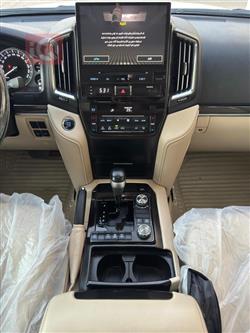 تۆیۆتا لاند کروزەر